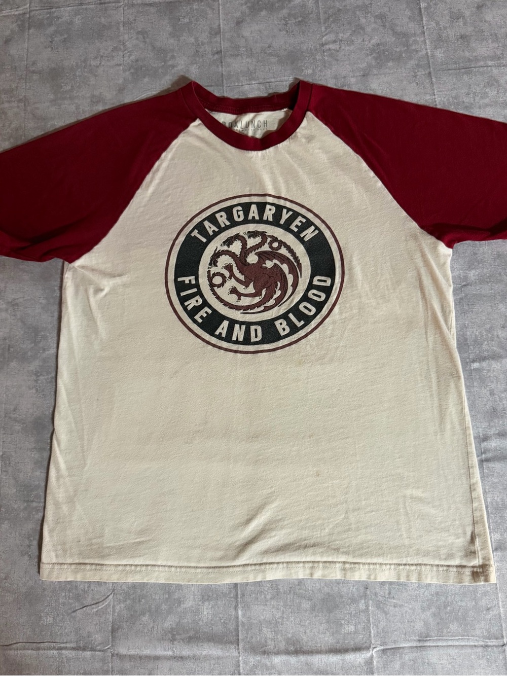 BoxLunch Game of Thrones  HBO Targaryen Fire & Blood Men's M Raglan T-Shirt